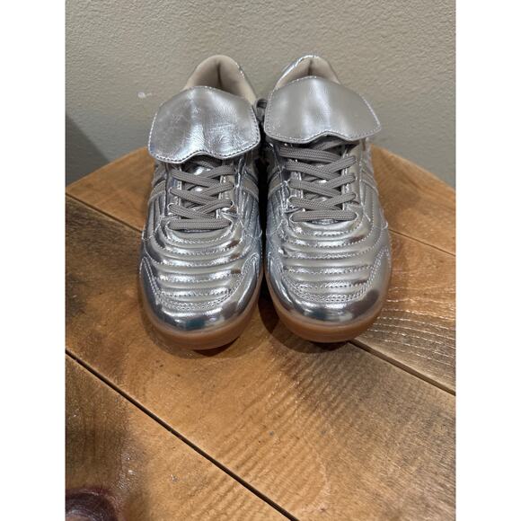 Womens Steve Madden Women's Madrid Foldover Lace Up Sneakers size 10 - Picture 2 of 8